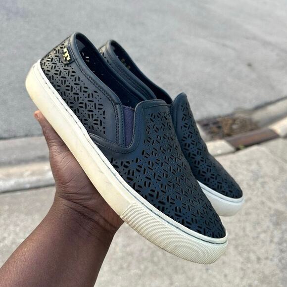 Tory Burch Women’s Lennon Laser Cut Perforated‎ Slip On Sneakers Size 8 Blue - Picture 16 of 17